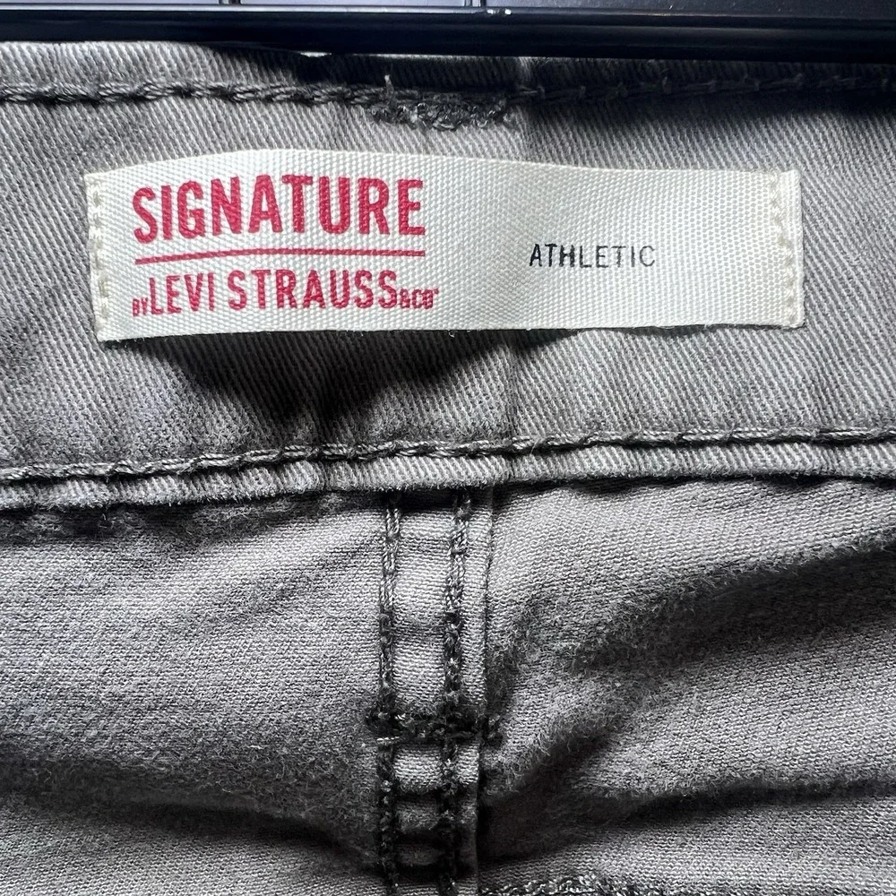 Levis‎ Pants Men's 30x32 Beige Brown Athletic Signature Mid Rise Zipper Pocket